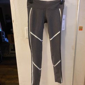 Alo Talia leggings size S NWT